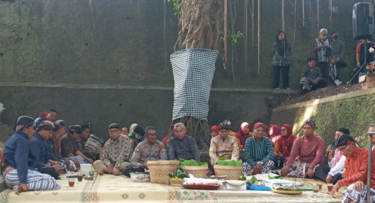 Lali Sumber Ketiwasan: Refleksi Nilai-nilai Desa dalam Arus Modernitas